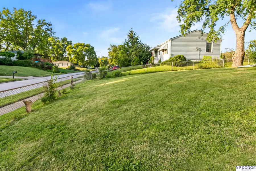 7626 Chandler Hills Drive, Bellevue, NE 68147 - #3