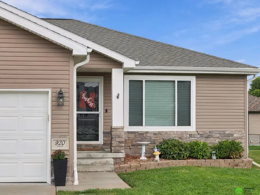 920 Cyprus Boulevard, Hickman, NE 68372 - #2