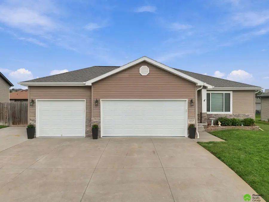 920 Cyprus Boulevard, Hickman, NE 68372 - #3