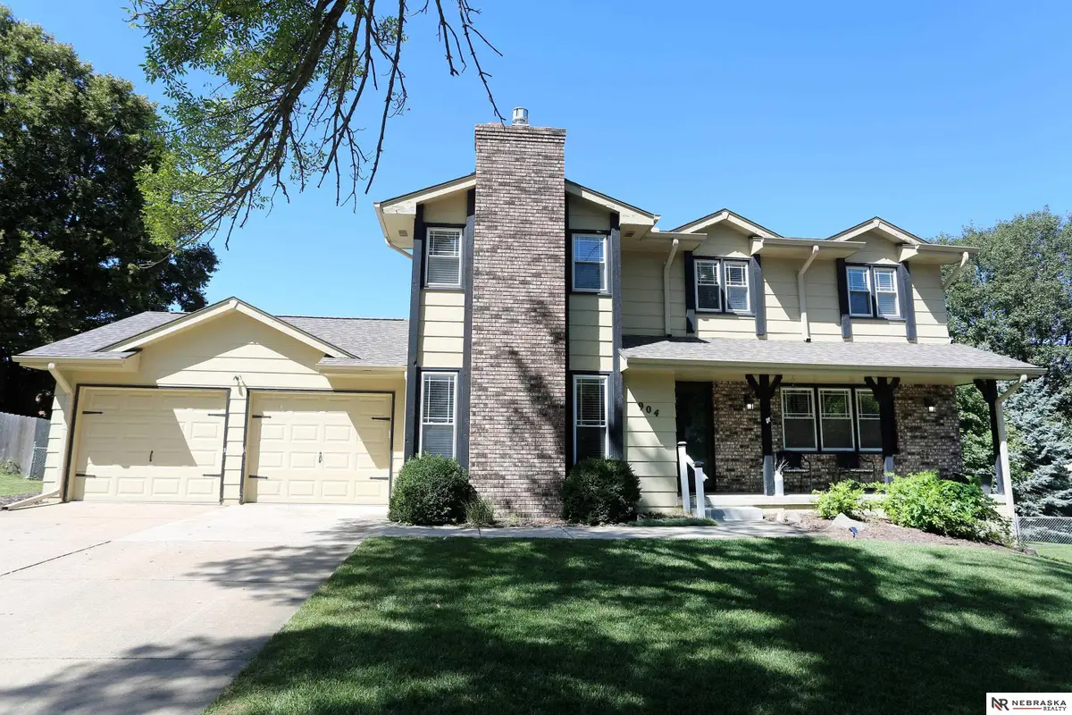 904 Cody Circle, Papillion, NE 68046 - #1