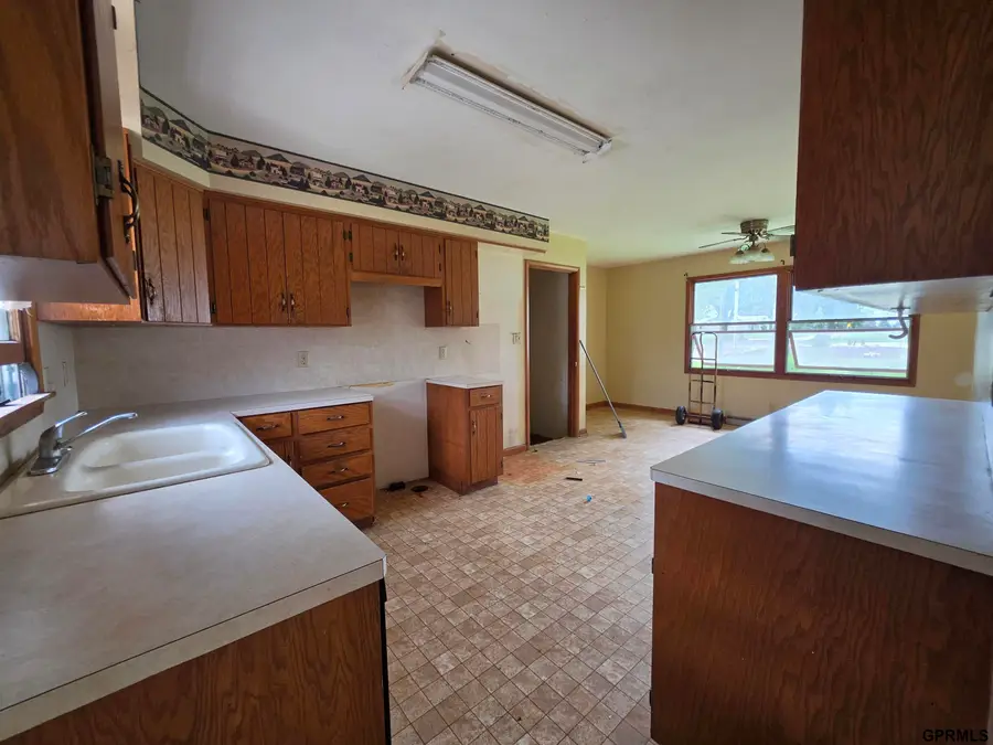 612 E Elm Street, Sutton, NE 68979 - #3