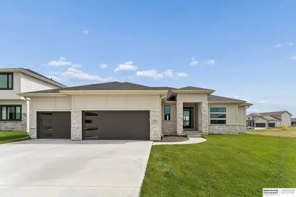 6207 N 209th Street, Elkhorn, NE 68022