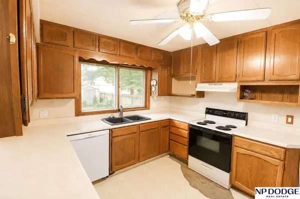 7426 Valley Street, Omaha, NE 68124