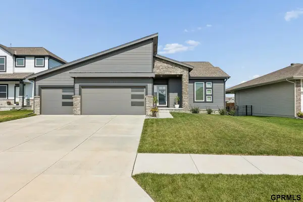 5113 N 209th Avenue, Elkhorn, NE 68022