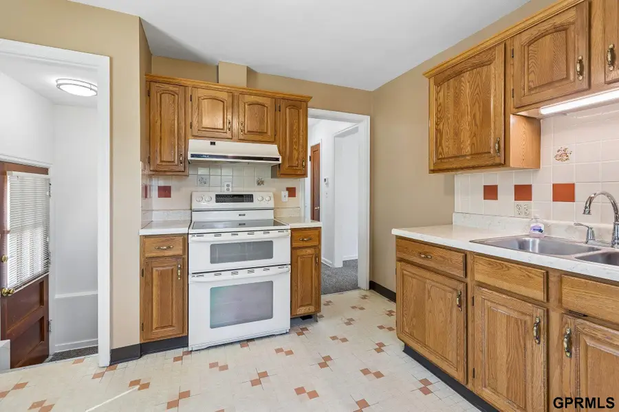 6044 S 36th Avenue, Omaha, NE 68107 - #3