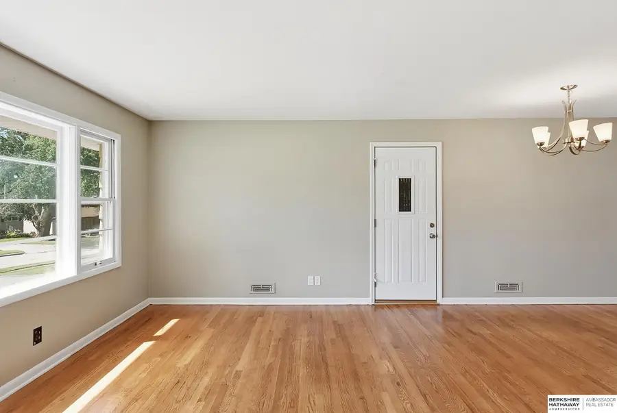7704 Lafayette Avenue, Omaha, NE 68144 - #2