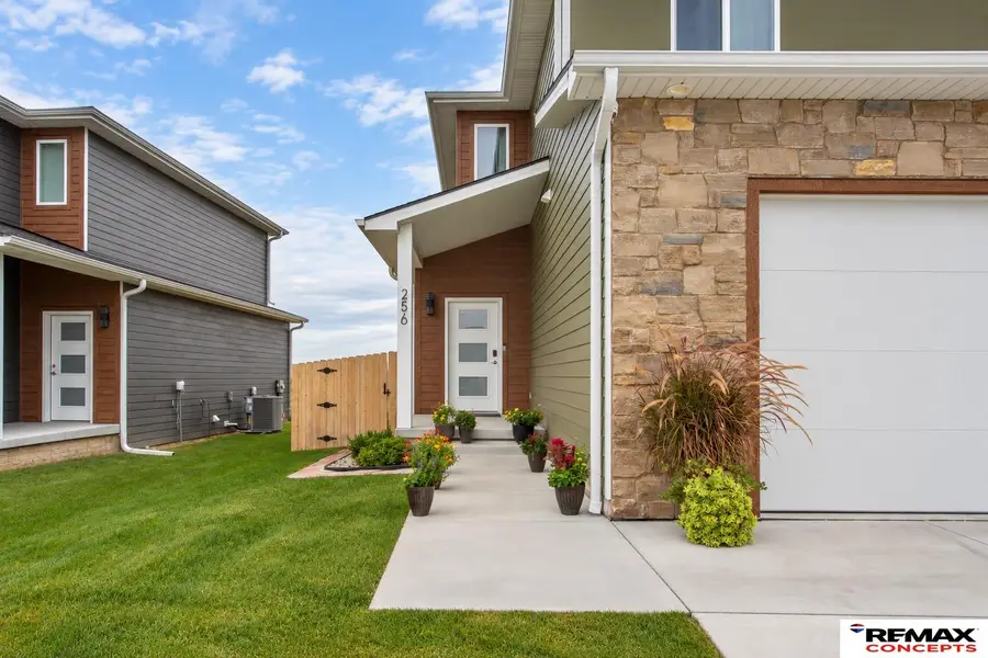 256 N 105th Street, Lincoln, NE 68527 - #2