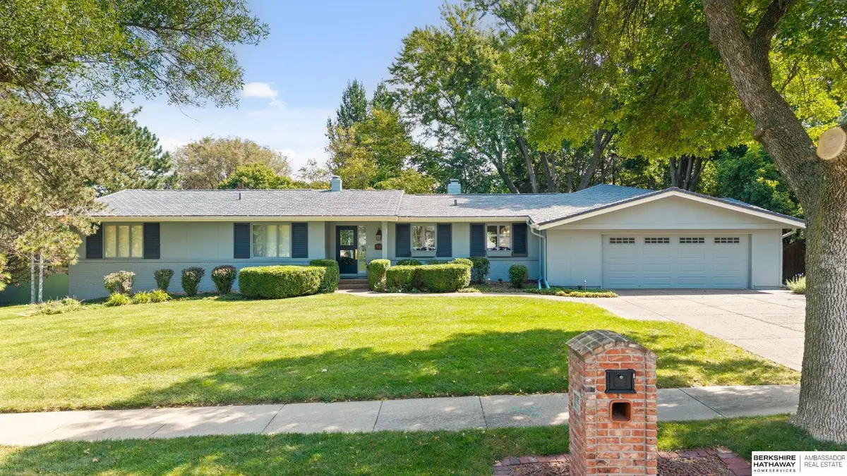 9936 Essex Drive, Omaha, NE 68114 - #1
