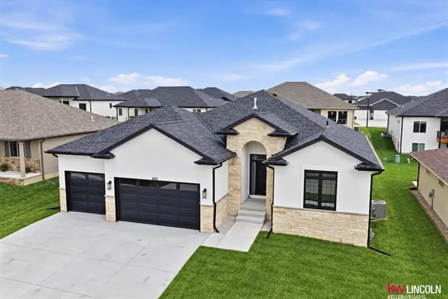 605 N 108 Street, Lincoln, NE 68527 - #3