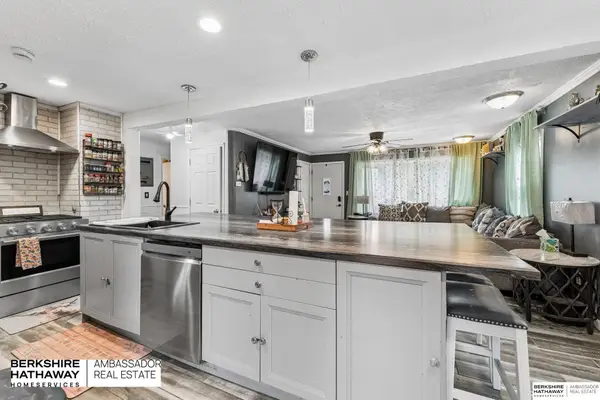1939 S 37th Street, Omaha, NE 68105