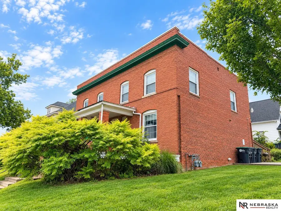 604 S 35th Street, Omaha, NE 68105 - #2