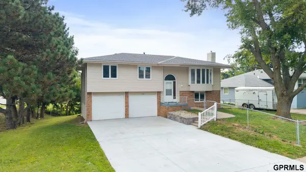 5235 N 96th Street, Omaha, NE 68134