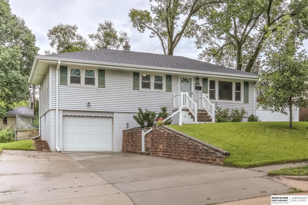 7712 Pasadena Avenue, Omaha, NE 68124 - #1