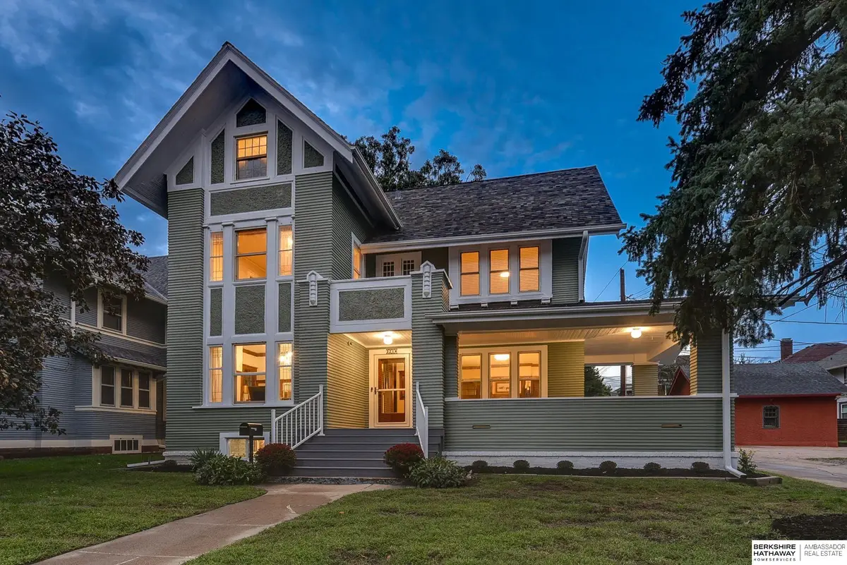 3214 Center Street, Omaha, NE 68105 - #1