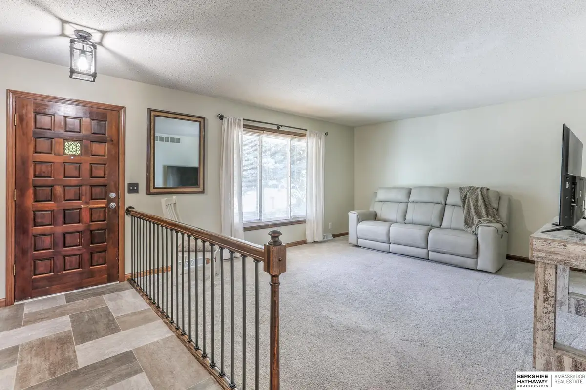 910 S 153 Street, Omaha, NE 68154 - #1