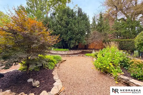 8721 Capitol Avenue, Omaha, NE 68114