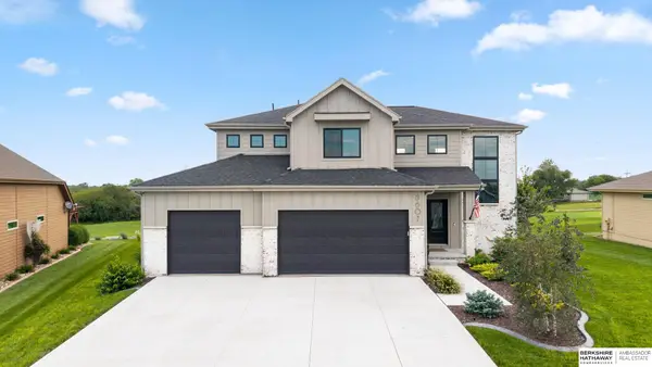 8607 Eagle Point, Plattsmouth, NE 68048