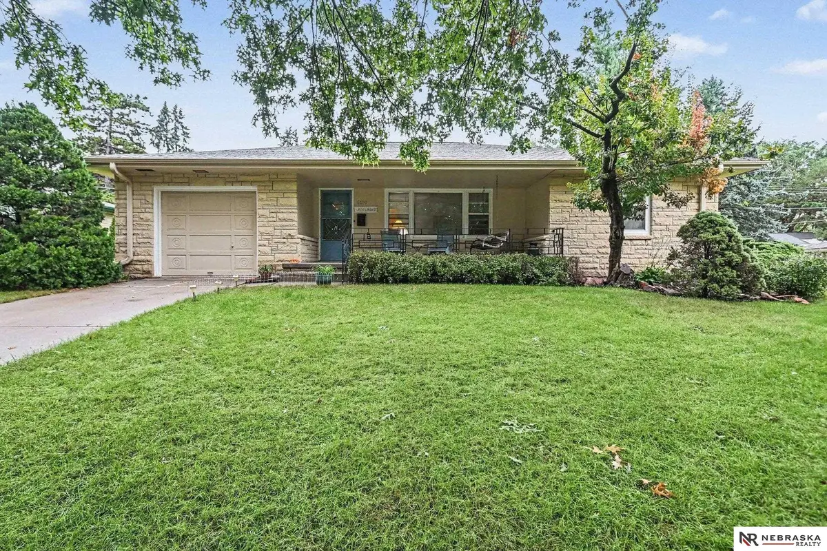 6030 Cullen Drive, Lincoln, NE 68506 - #1