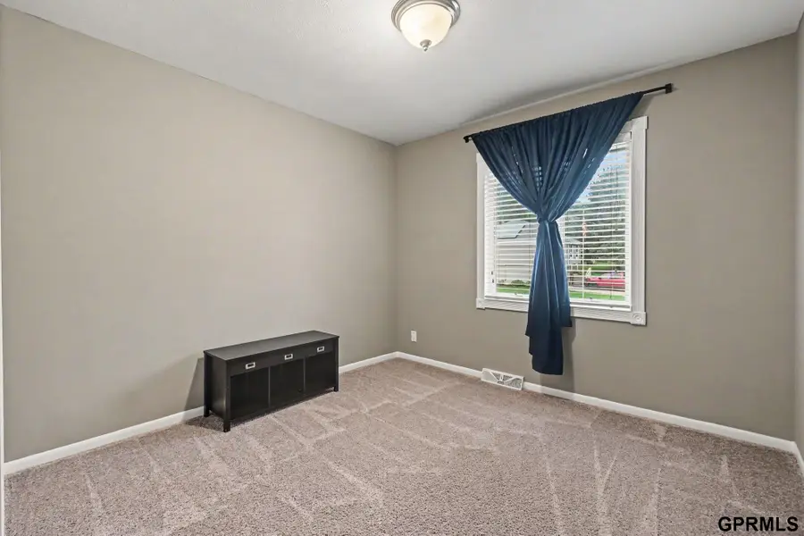 1005 Overland Trail, Papillion, NE 68046 - #3