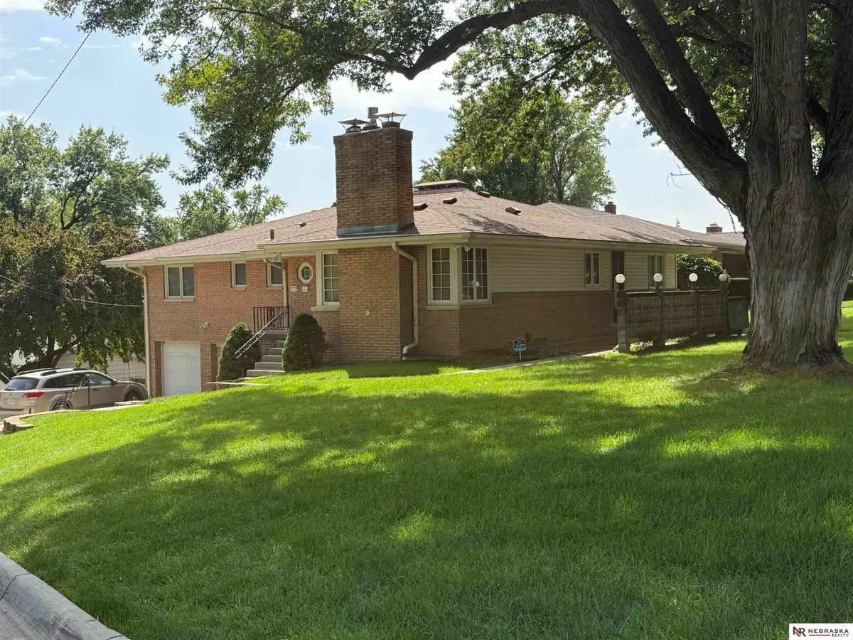 1110 N 60th Street, Omaha, NE 68132 - #1