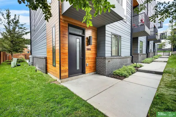 5325 Elmwood Plaza, Omaha, NE 68106