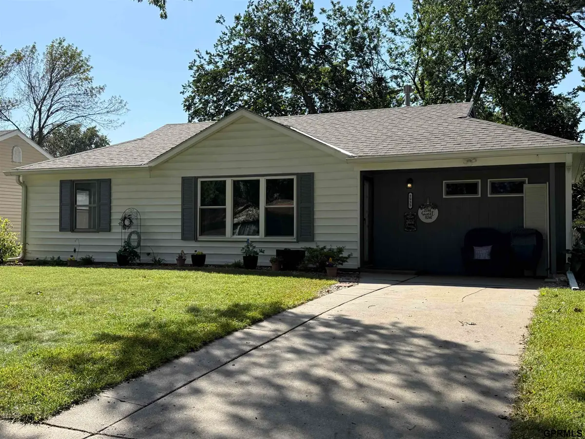 2935 S 35th Street, Lincoln, NE 68506 - #1