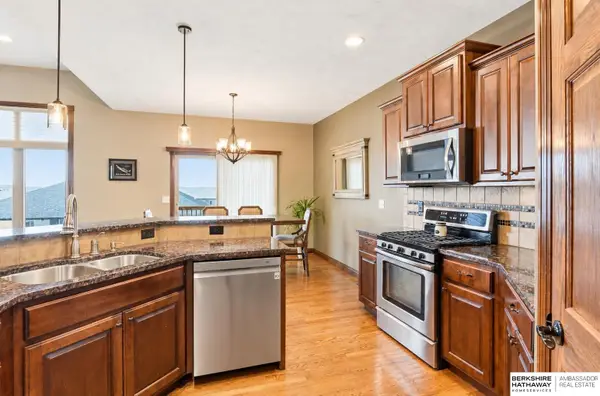 2831 Shadowbrook Drive, Lincoln, NE 68516