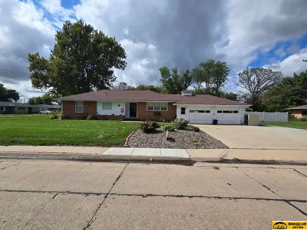 409 N 21 Street, Beatrice, NE 68310