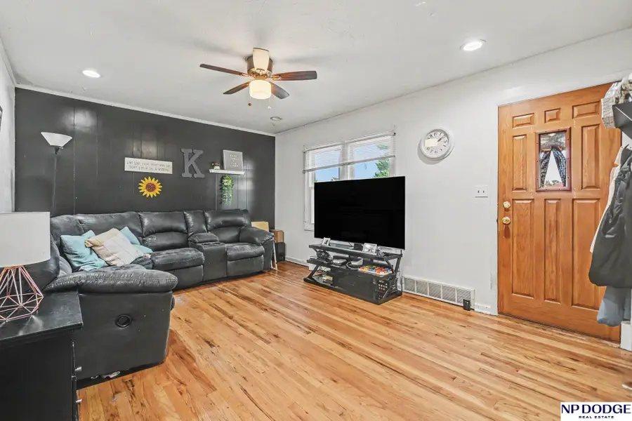 6639 Bedford Avenue, Omaha, NE 68104 - #2