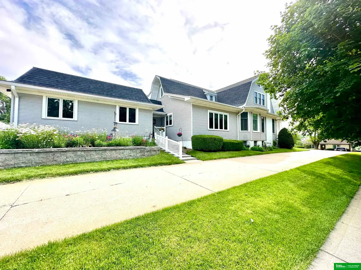 801 & 811 10th Street, Wisner, NE 68791 - #1