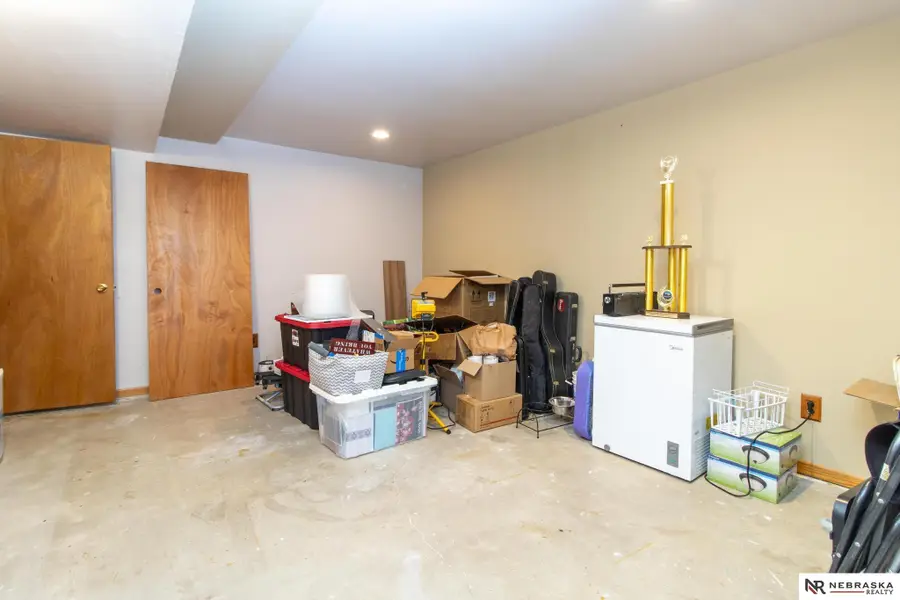 1806 E 14th Street, York, NE 68467 - #2