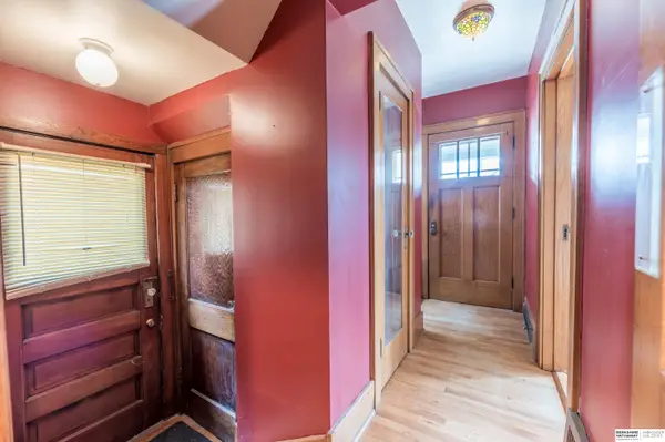 5628 Pierce Street, Omaha, NE 68106