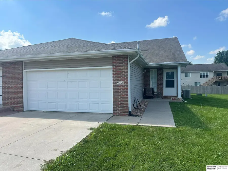9037 Leighton Avenue, Lincoln, NE 68507 - #2