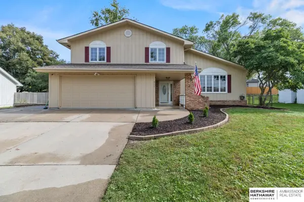 911 Buckboard Boulevard, Papillion, NE 68046