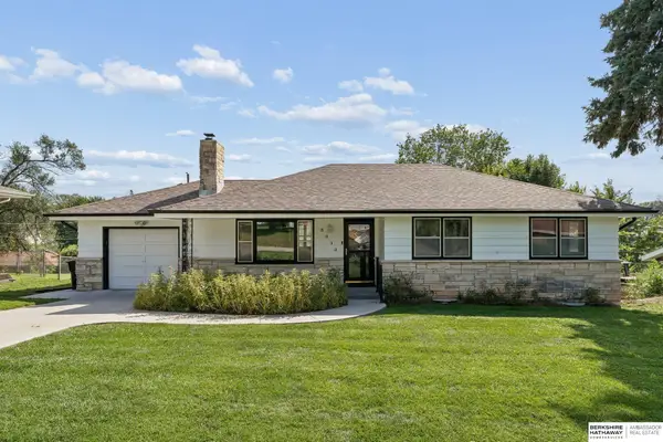5313 Grand Avenue, Omaha, NE 68104