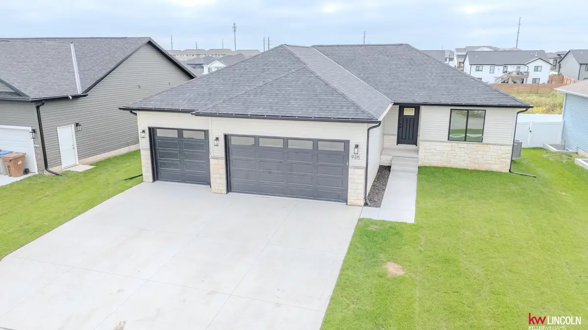 935 W Santa Clara Street, Lincoln, NE 68523 - #1