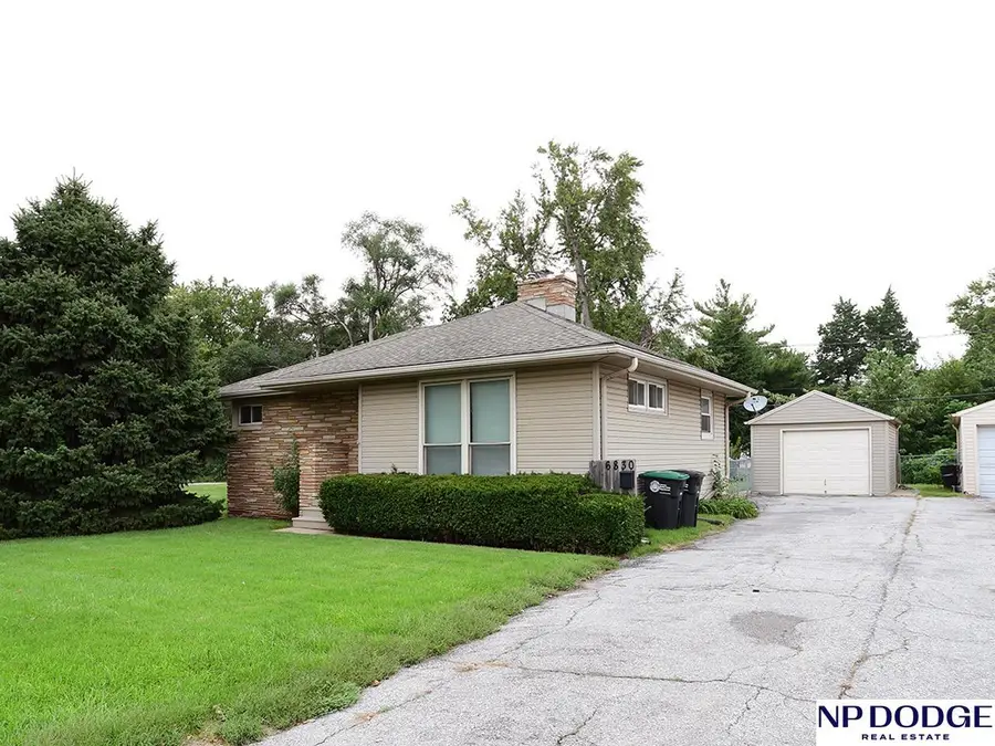 6830 Pacific Street, Omaha, NE 68106 - #2