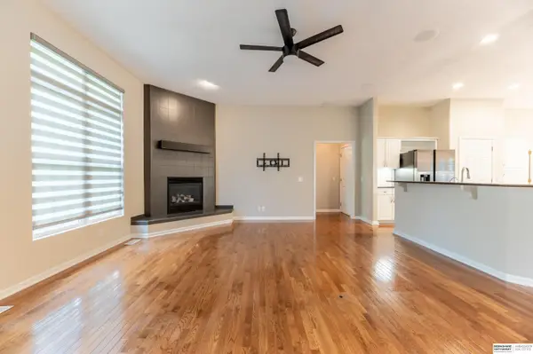1521 S 190th Plaza, Omaha, NE 68130