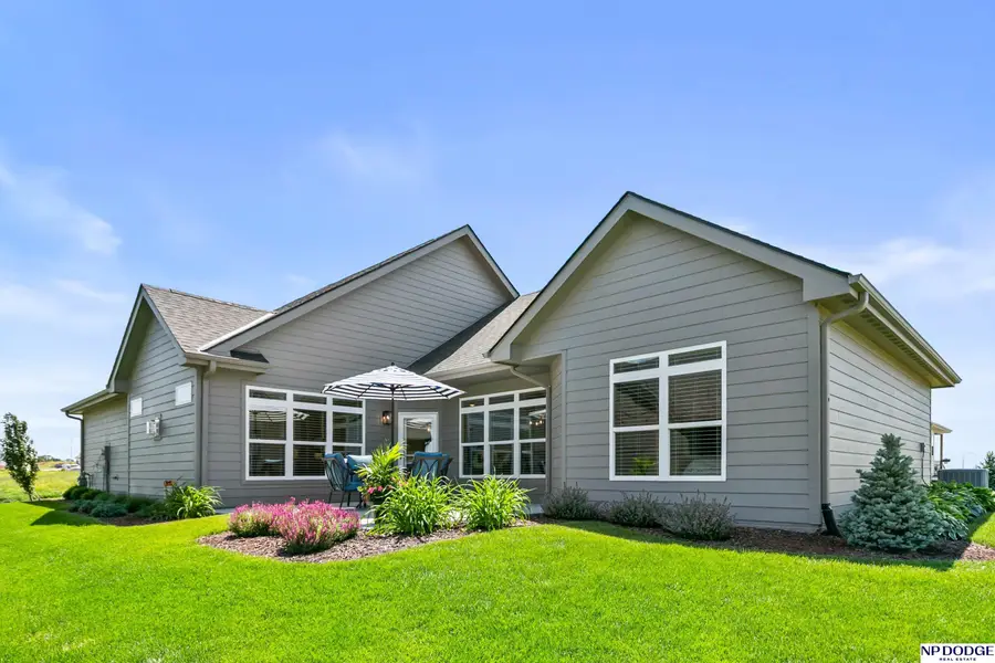 12388 Horizon Street, Papillion, NE 68046 - #2