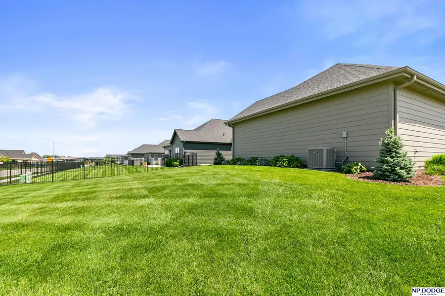 12388 Horizon Street, Papillion, NE 68046 - #3