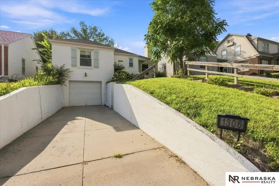 1306 N 52nd Street, Omaha, NE 68132 - #3