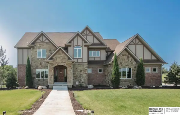 17350 Birdsong Place, Hickman, NE 68372