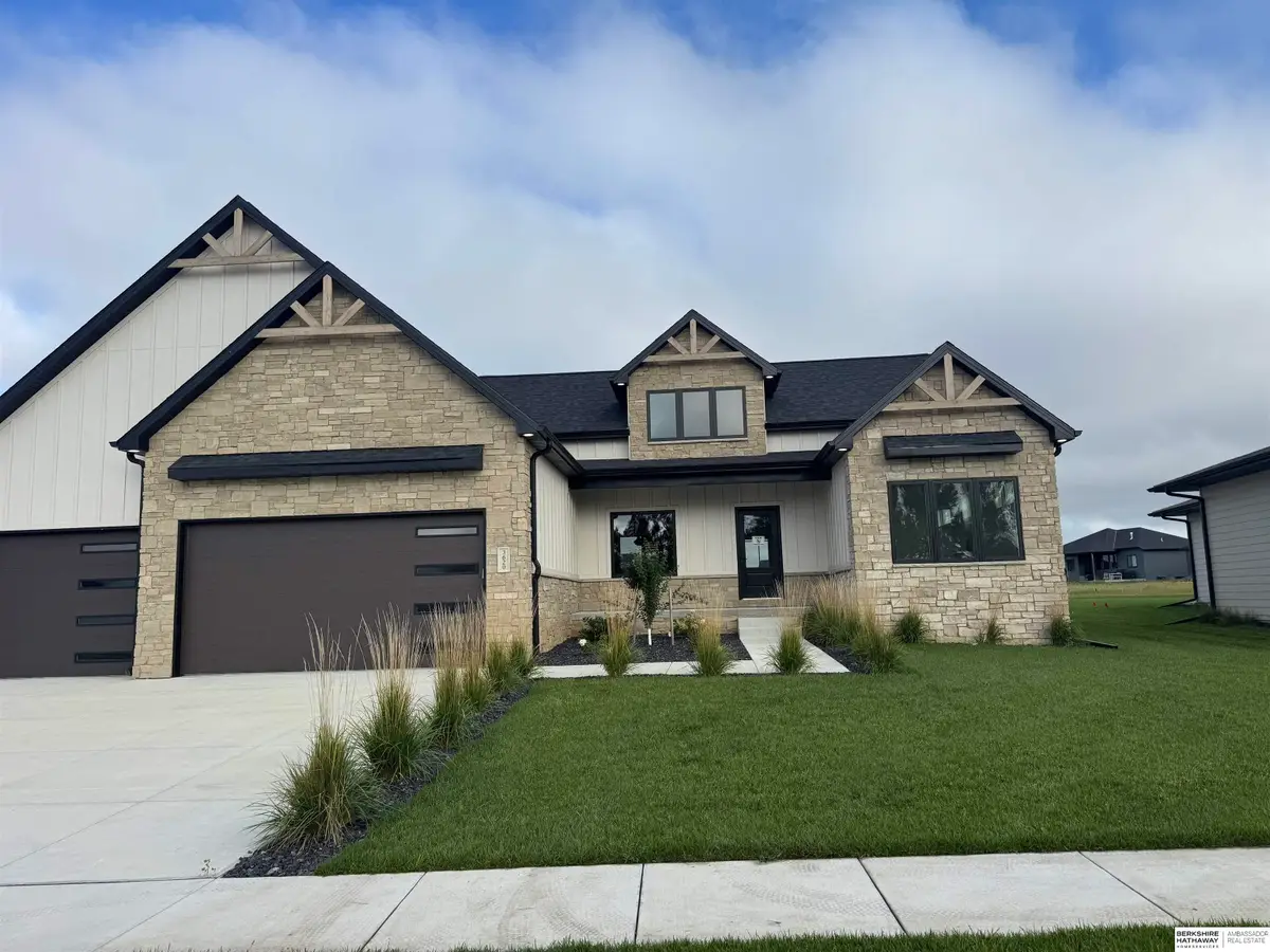 3620 Tree Line Drive, Lincoln, NE 68516 - #1