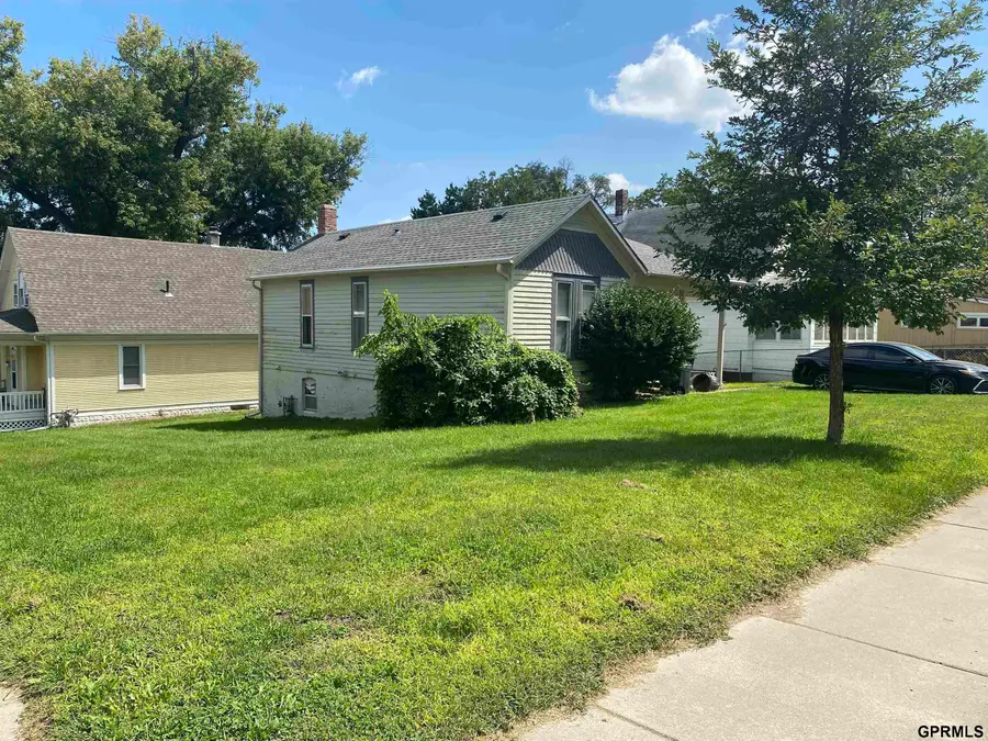 8631 N 31st Street, Omaha, NE 68112 - #2