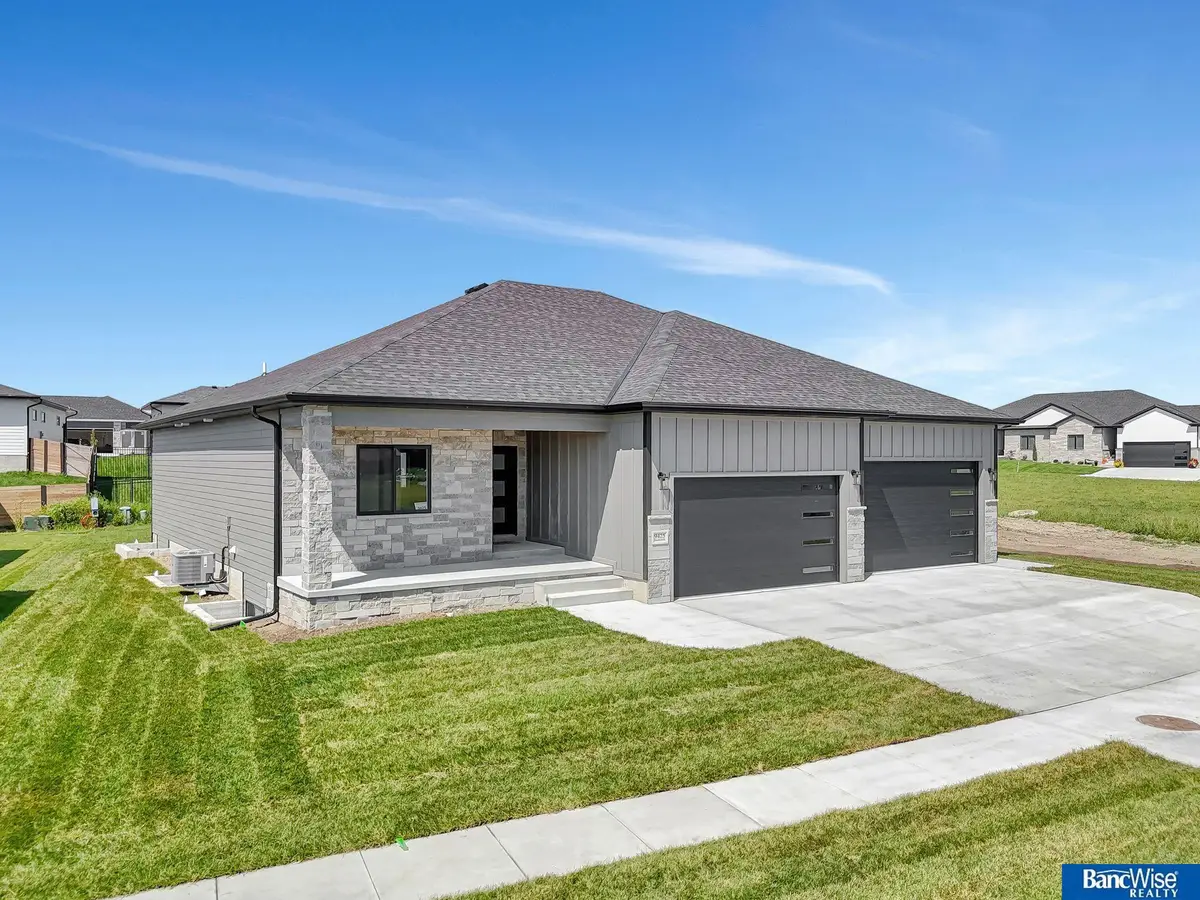 8009 Kallum Drive, Lincoln, NE 68516 - #1
