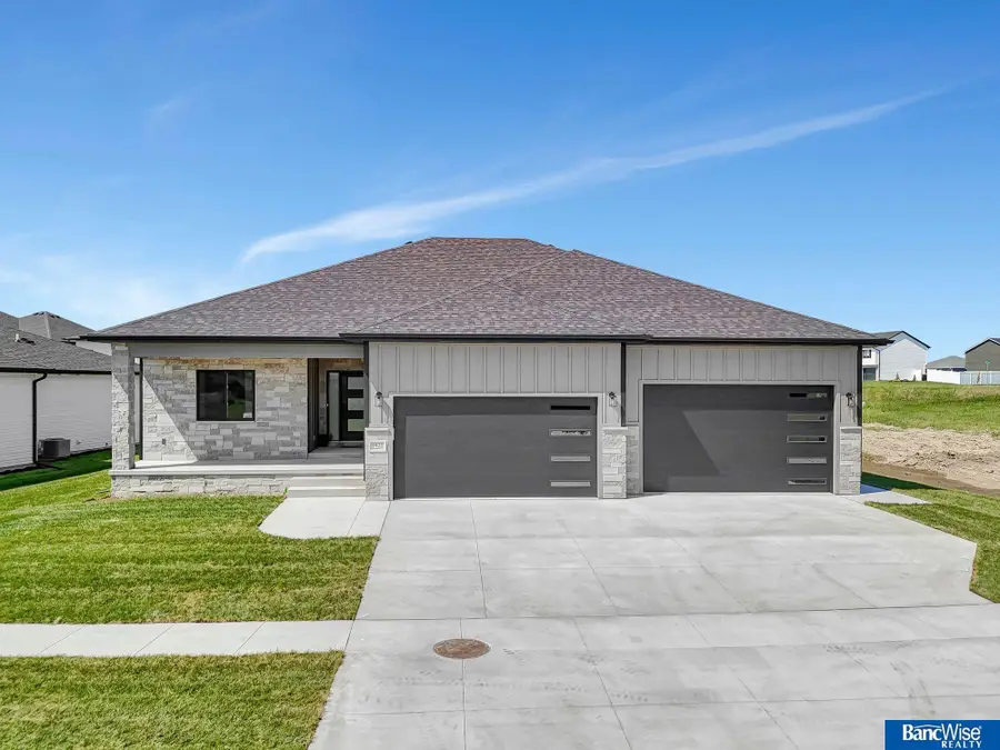 8009 Kallum Drive, Lincoln, NE 68516 - #2