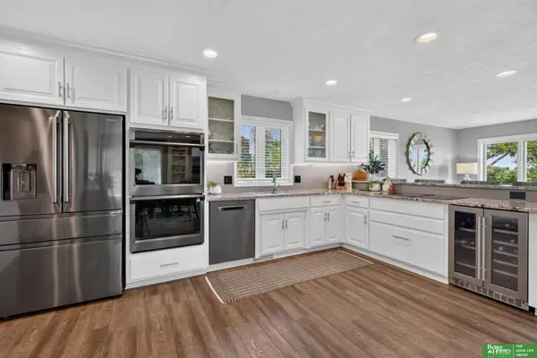 64 Ginger Woods Road, Valley, NE 68064