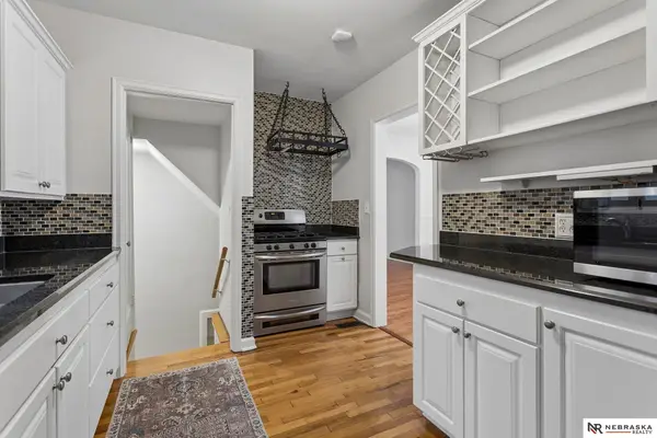 5153 Lake Street, Omaha, NE 68104