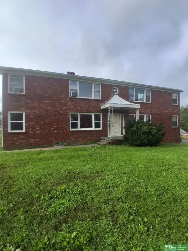 4410 N 52nd Street, Omaha, NE 68104