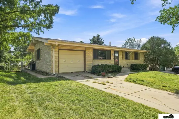8135 Sanborn Drive, Lincoln, NE 68505
